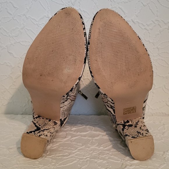 PrettyLittleThing Snake Print Ankle Boots - Picture 9 of 11